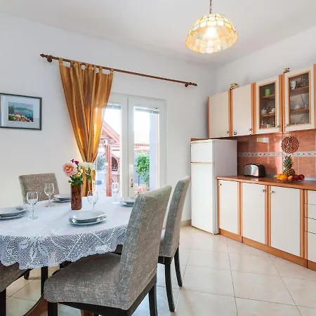 Luxurious In Opot With Pool Hotell Sopot (Zadar)